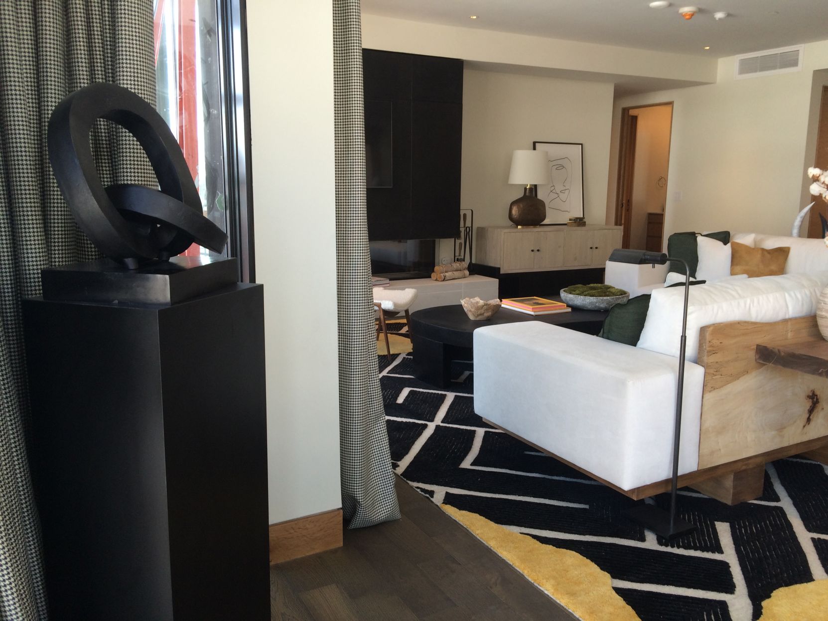 Model unit